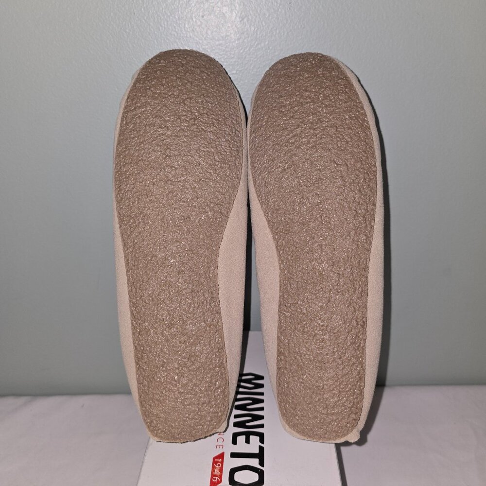 Minnetonka Cally Slippers in Stone, Women's 10M, New in Box - Picture 6 of 9